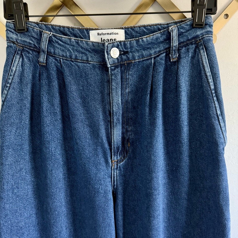 Reformation Montauk pleated trouser wide leg jean | size 26 - Picture 7 of 11